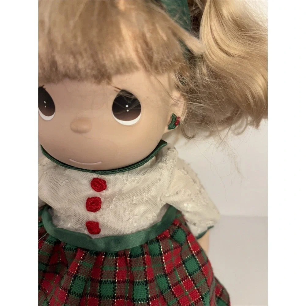 Precious Moments Christmas Carol 16